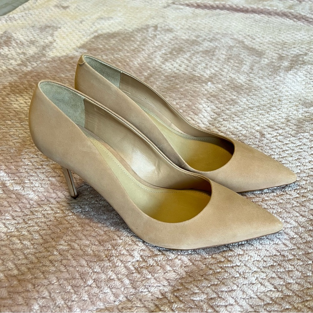 Schutz Lou Lo Suede Pump True Beige